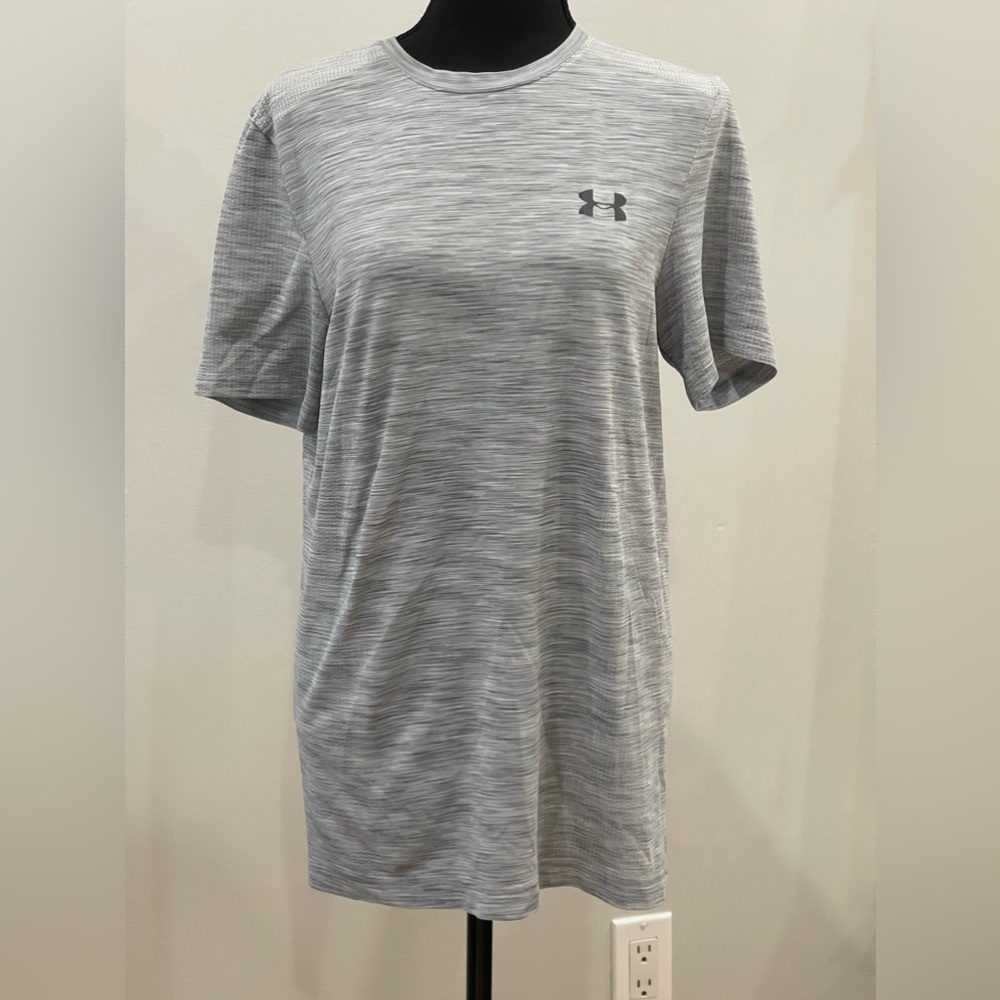 Under Armour Gray Short Sleeve Tee